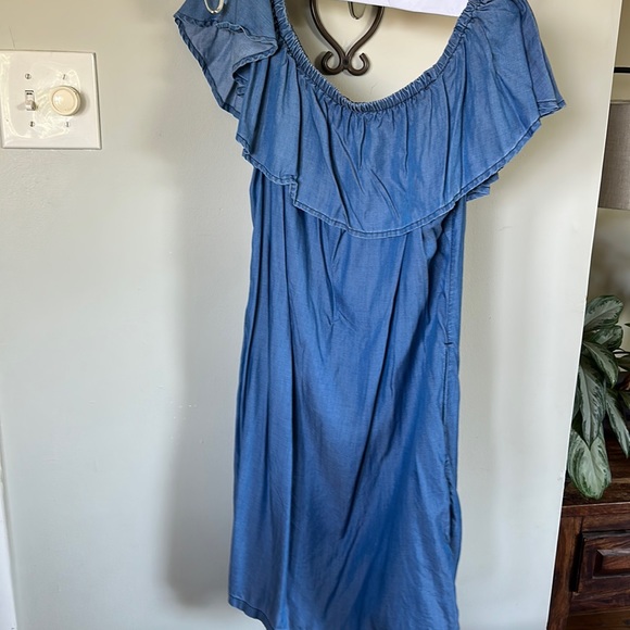 Tommy Bahama Dresses & Skirts - Tommy Bahama chambray dress with pockets!!